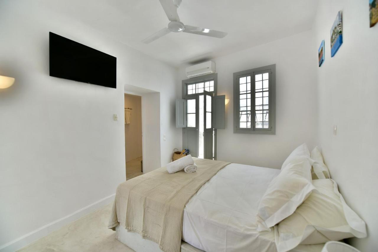 Hydra Art Suites Bagian luar foto